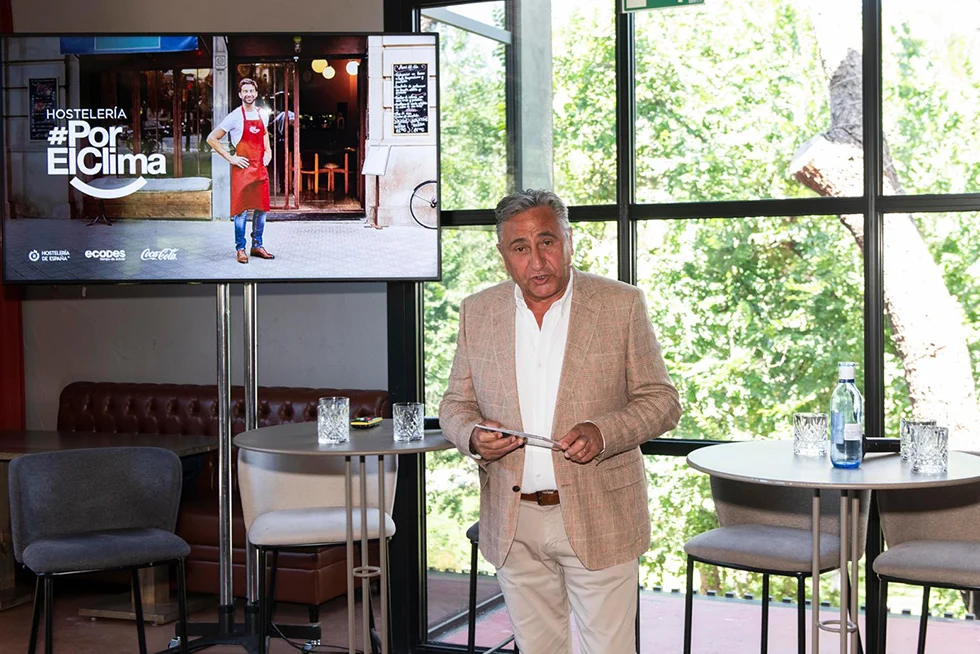Javier Segarra presentando gala de hostelería