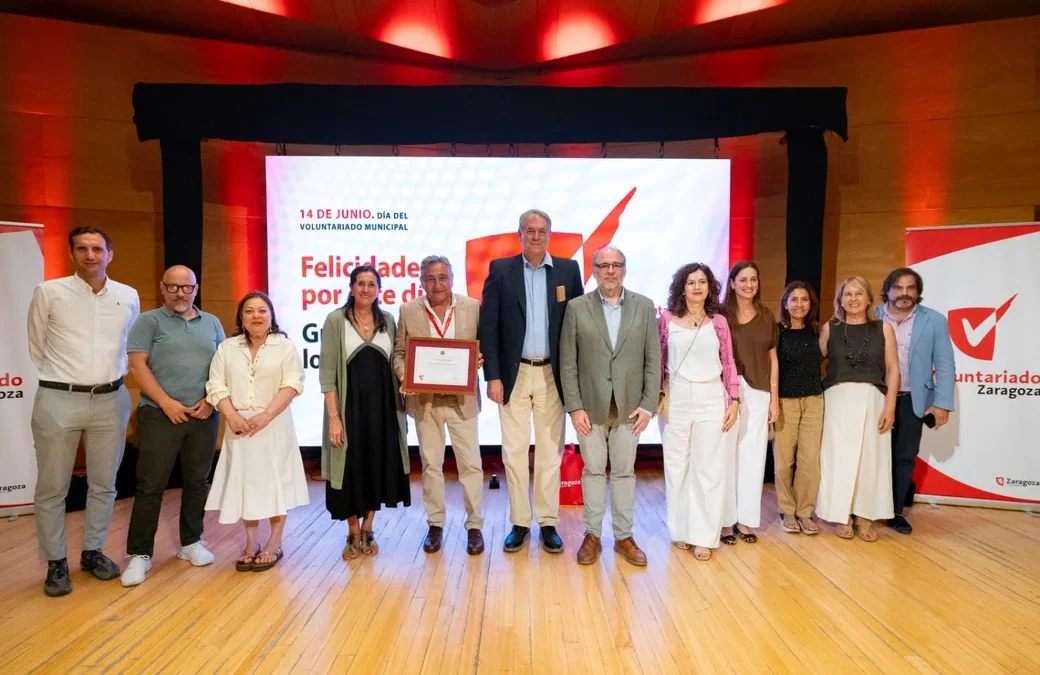Javier Segarra, nombrado padrino de los Voluntarios de Zaragoza