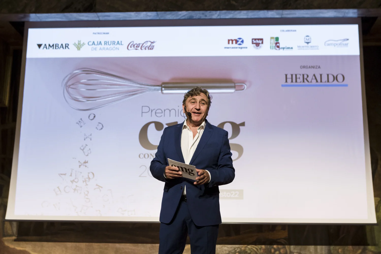 Javier Segarra presentando los premios CMG